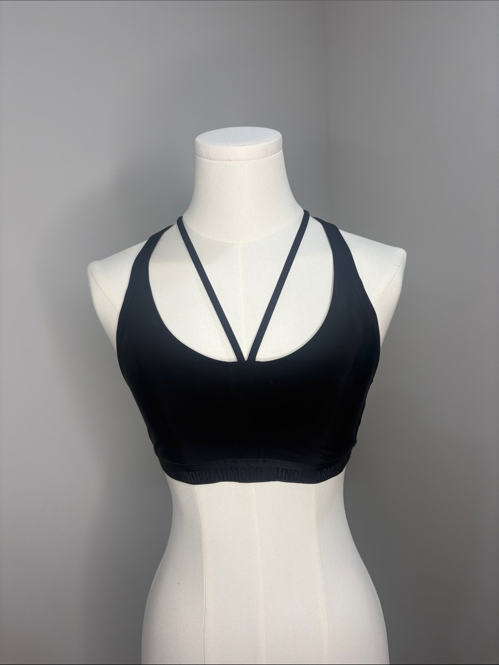 Under Armour Strappy Sports Bra Size XS Black